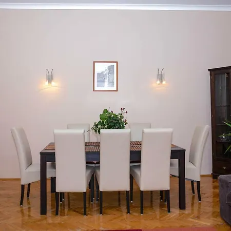 Apartment Riverdale *