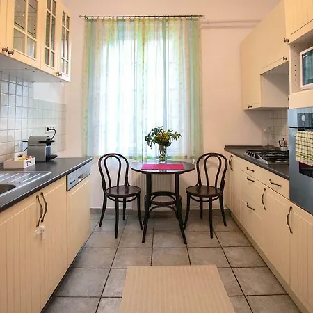 Apartment Riverdale