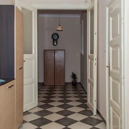 Riverdale Budapest